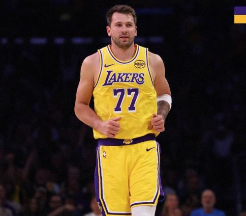 内维尔炮轰,萨拉赫行为,失当,皇冠体育app下载,皇冠体育官网,澳门皇冠体育,bet皇冠体育在线